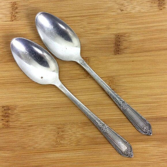 Vintage International Silver IS Rogers Cotillion 1937 Silverplate Two Teaspoons - Picture 1 of 4